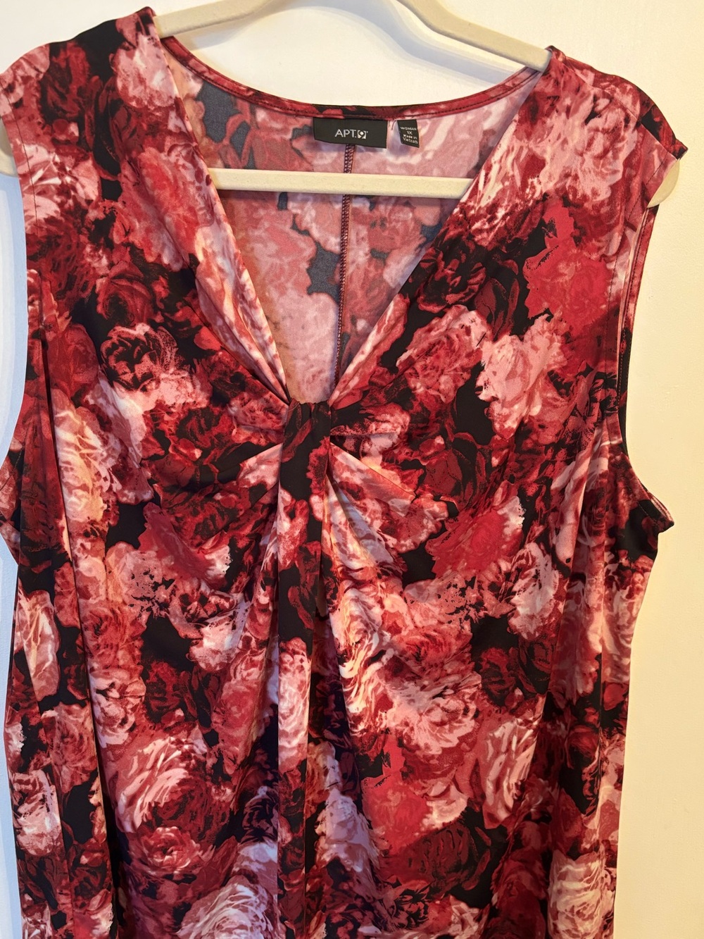 Apt. 9 Red and Blush Floral Twist-Front Sleeveless Tank